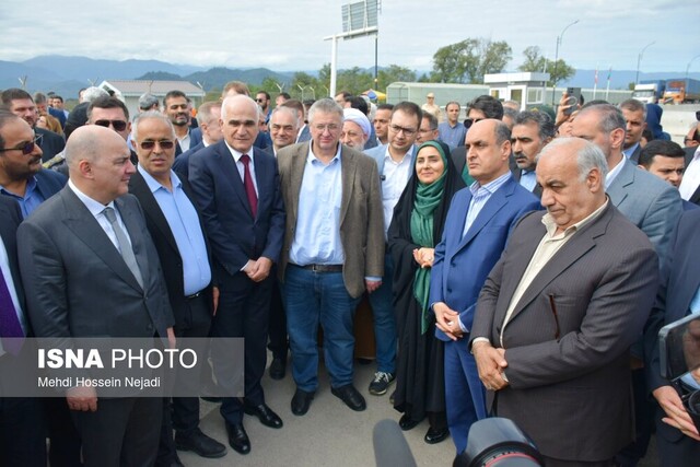 سفر زمینی وزیر راه و معاونان نخست‌وزیر کشورهای روسیه و آذربایجان از باکو به آستارا