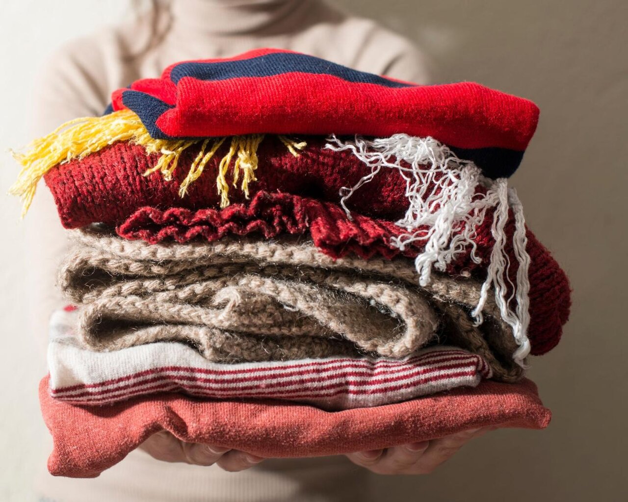 روش‌های برطرف کردن برق پارچه فوتر + آموزش کامل و نکات طلایی