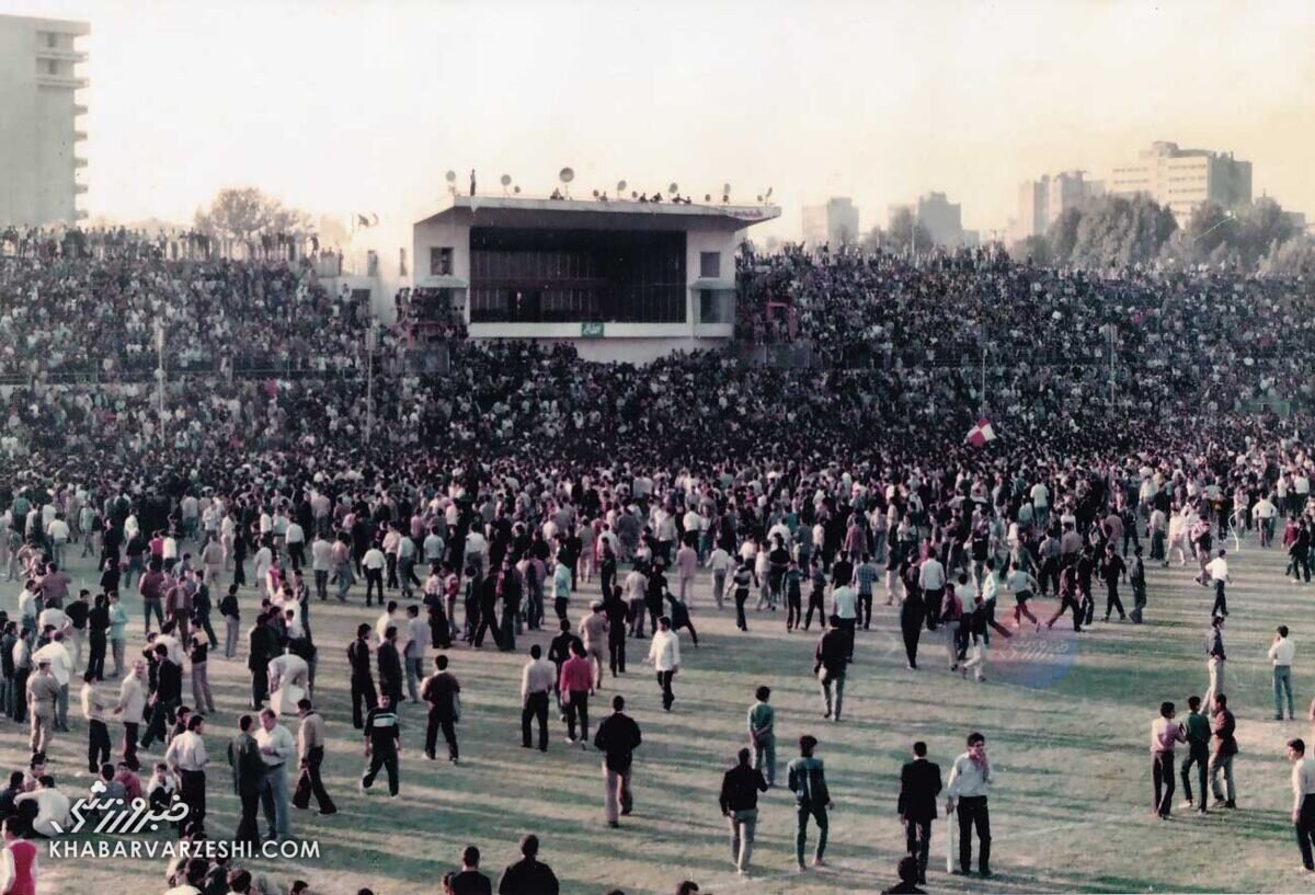 عکس دیدهنشده از اولین دربی استقلال و پرسپولیس بعد از انقلاب