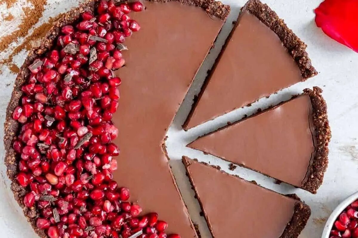 دسر شب یلدا با بیسکویت و شکلات + روش تهیه